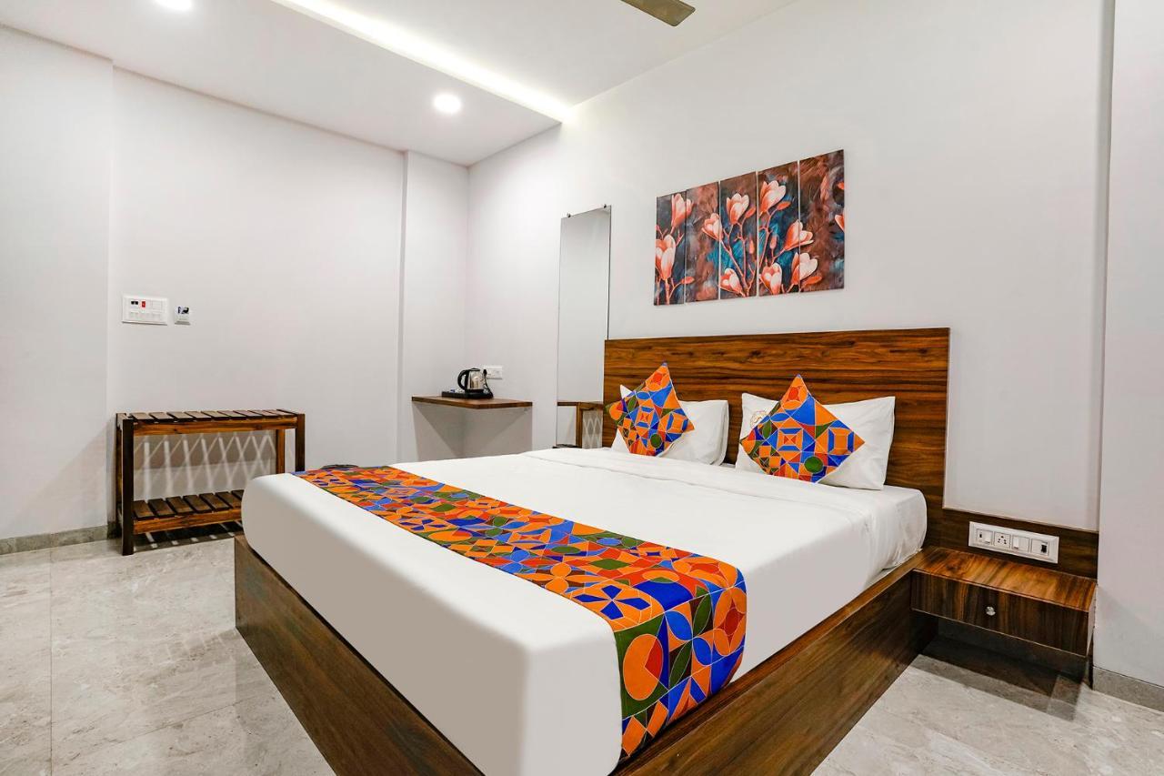 Fabhotel Swaraj Shirgaon  Bagian luar foto