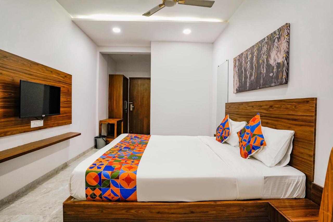 Fabhotel Swaraj Shirgaon  Bagian luar foto