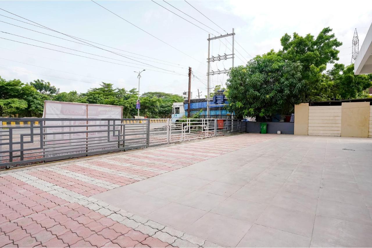 Fabhotel Swaraj Shirgaon  Bagian luar foto